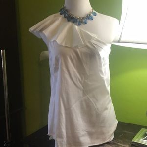 Adorable white off one shoulder shirt from Ny & Co
